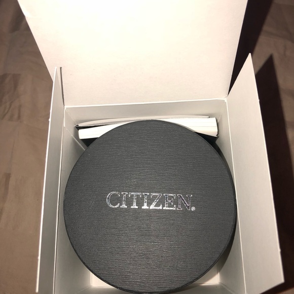 Watch - Picture 3 of 3